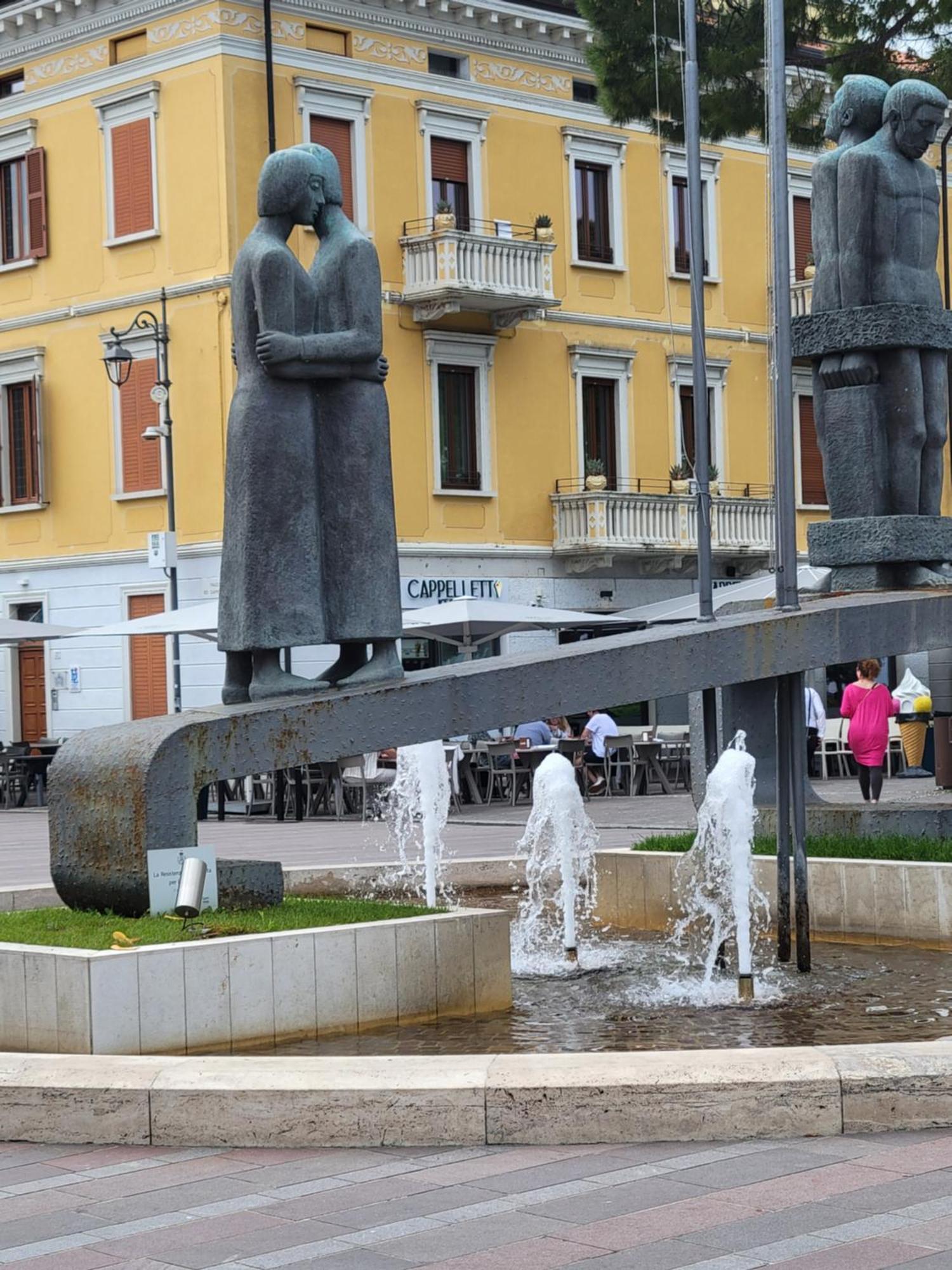 Casa Lorena Desenzano del Garda Dış mekan fotoğraf